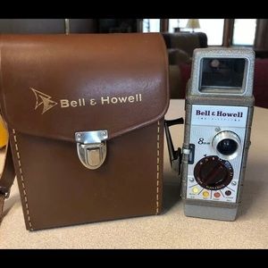 Vintage Bell and Howell Model /252 8mm Film Movie Camera w/ Case & Manual Papers